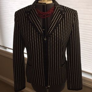 Polka dot lined tab closure blazer